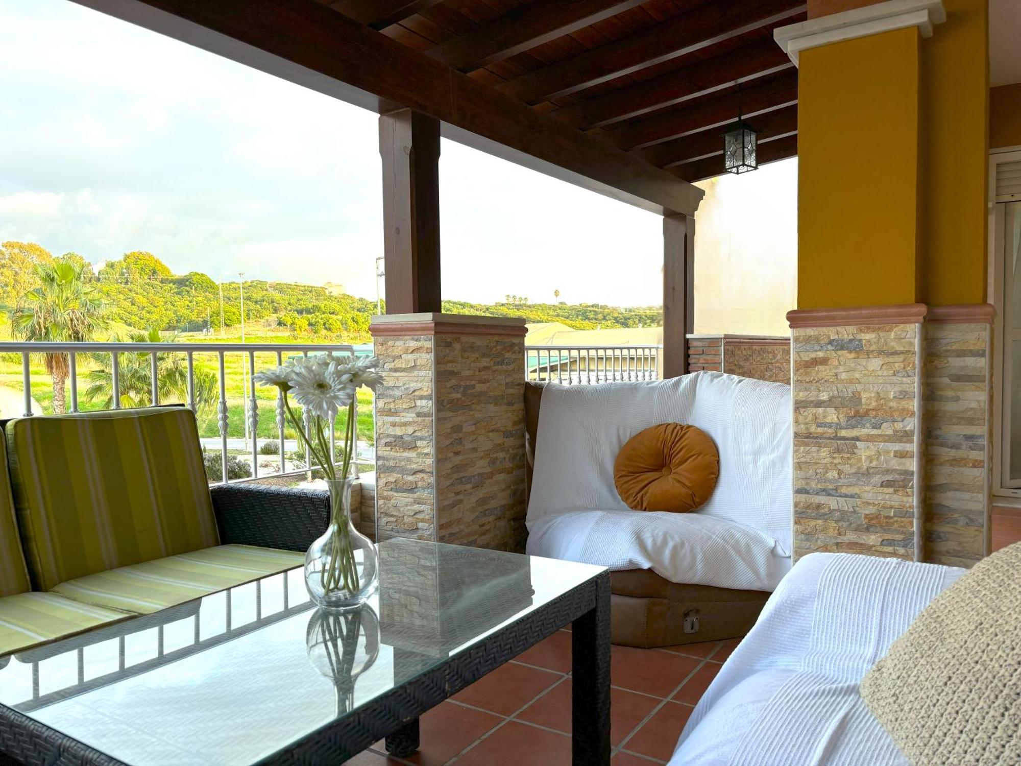 Evans Realty Bj Terraza & Garaje & 3 Habs & 2 Banos * Velez Malaga